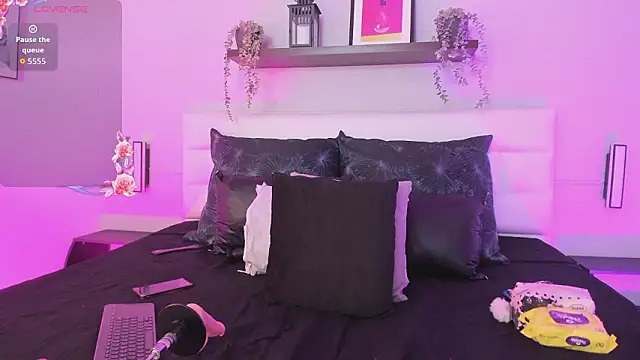 Snapshot of isabella_simons chatting on February 21, 2026, 2:34 am isabella simons online show from February 21, 2026, 2:34 am