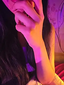 aloneathome online show from December 20, 2025, 6:04 pm