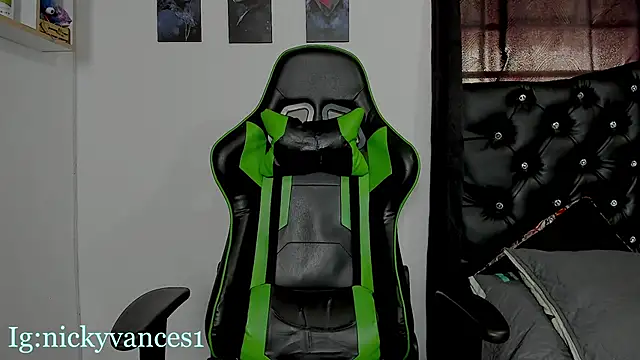 Snapshot of nicky_vances chatting on March 2, 2026, 9:32 pm nicky vances online show from March 2, 2026, 9:32 pm