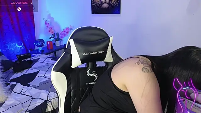 Snapshot of Majuu__ chatting on November 27, 2025, 12:40 pm Majuu online show from November 27, 2025, 12:40 pm