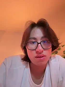 Snapshot of SrLuis18 chatting on December 18, 2025, 7:03 am SrLuis18 online show from December 18, 2025, 7:03 am