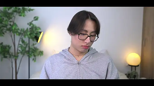 Snapshot of SrLuis18 chatting on January 8, 2026, 6:54 pm SrLuis18 online show from January 8, 2026, 6:54 pm