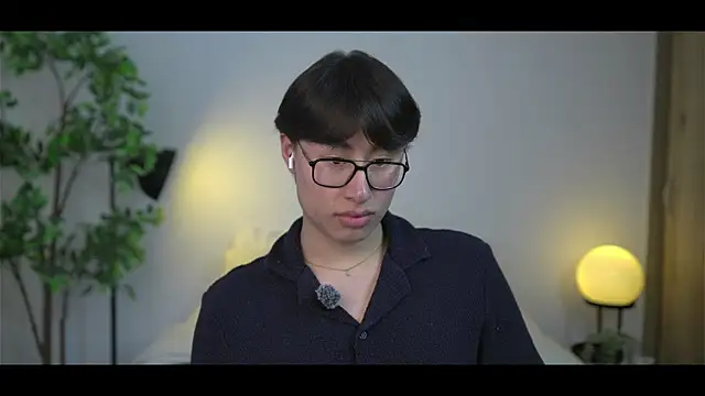 Snapshot of SrLuis18 chatting on February 21, 2026, 7:04 pm SrLuis18 online show from February 21, 2026, 7:04 pm