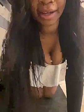 mialongxo online show from February 7, 2026, 2:54 pm