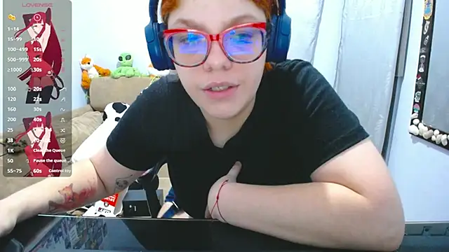 lucie nicolls online show from March 9, 2025, 1:04 am