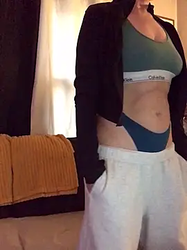 SidneyRaee online show from February 12, 2026, 5:08 pm