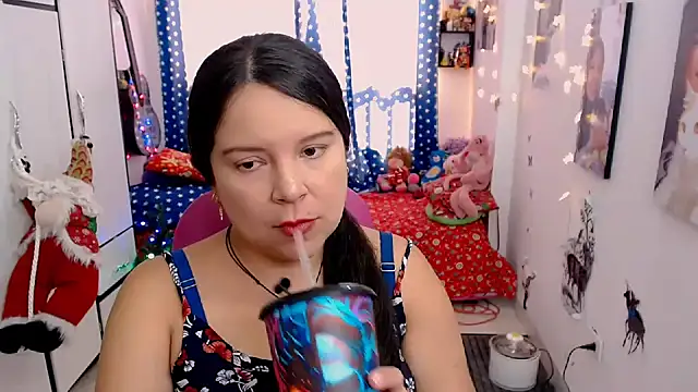 claryssa  online show from December 6, 2024, 4:17 pm