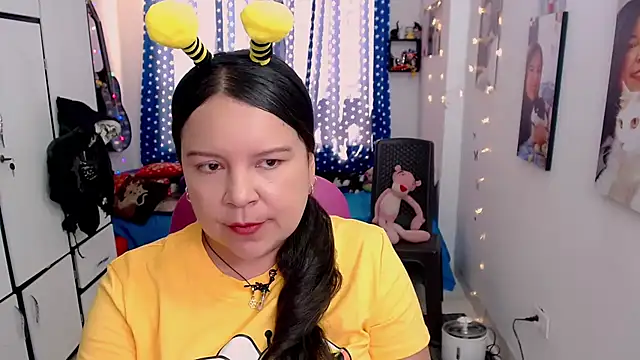 claryssa  online show from November 1, 2025, 6:10 pm