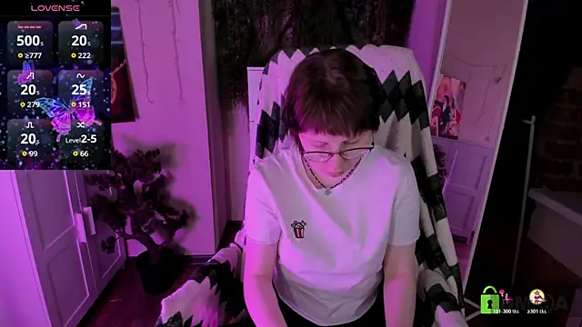 Snapshot of Melissa_Wells chatting on February 25, 2026, 10:52 pm Melissa Wells online show from February 25, 2026, 10:52 pm