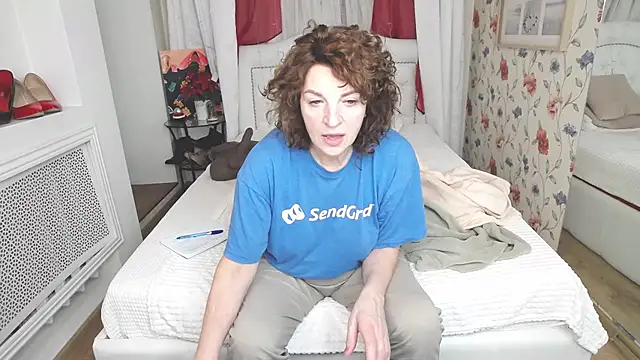 AmiHotGranny online show from February 17, 2026, 5:37 am