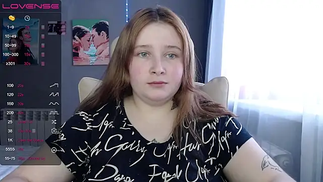 Snapshot of Light_Luna chatting on February 8, 2026, 11:02 am Light Luna online show from February 8, 2026, 11:02 am