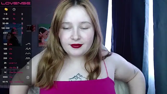 Snapshot of Light_Luna chatting on February 14, 2026, 9:39 am Light Luna online show from February 14, 2026, 9:39 am