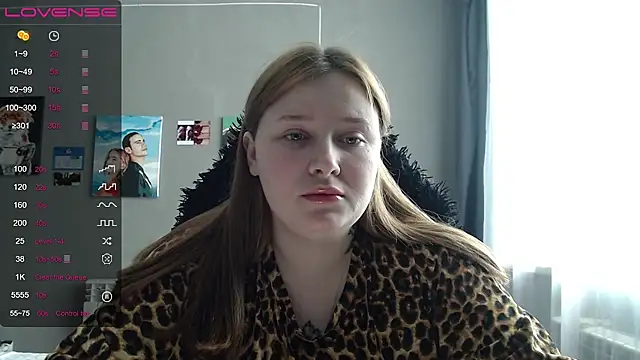 Snapshot of Light_Luna chatting on March 8, 2026, 10:41 am Light Luna online show from March 8, 2026, 10:41 am