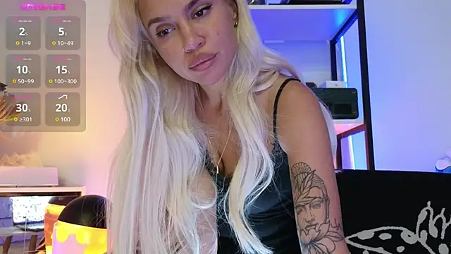 Snapshot of Alice_omg chatting on December 6, 2024, 4:06 pm Alice omg online show from December 6, 2024, 4:06 pm