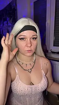 kinkygirl420x online show from December 16, 2025, 8:14 pm