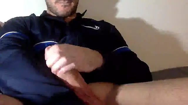 Snapshot of mainnrd chatting on December 5, 2024, 11:51 pm mainnrd online show from December 5, 2024, 11:51 pm