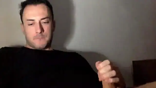 Snapshot of mainnrd chatting on December 19, 2025, 9:55 pm mainnrd online show from December 19, 2025, 9:55 pm