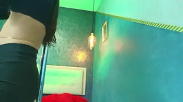 Snapshot of Cloeandtyfanny chatting on December 2, 2025, 8:37 pm Cloeandtyfanny online show from December 2, 2025, 8:37 pm