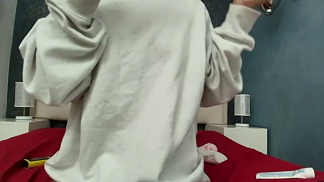 Snapshot of Cloeandtyfanny chatting on January 12, 2026, 9:09 pm Cloeandtyfanny online show from January 12, 2026, 9:09 pm