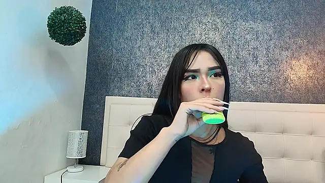 Snapshot of Cloeandtyfanny chatting on February 27, 2026, 12:43 am Cloeandtyfanny online show from February 27, 2026, 12:43 am