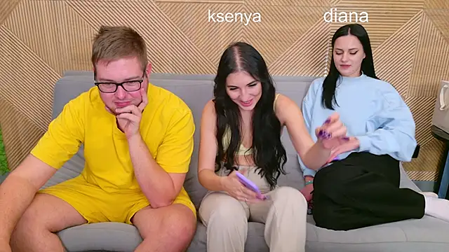 Ksenny online show from October 4, 2025, 2:59 pm