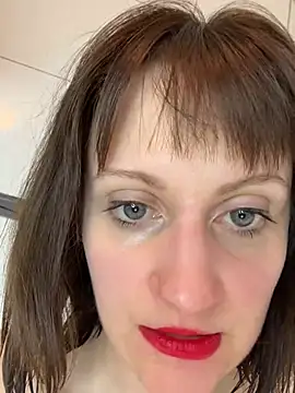 victoirenextdoor online show from March 4, 2025, 8:27 pm