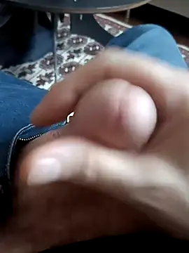 Snapshot of massive_cum chatting on February 19, 2026, 8:38 pm massive cum online show from February 19, 2026, 8:38 pm