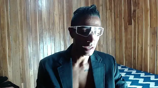 Snapshot of DEMARCOUS_NM chatting on March 1, 2026, 8:44 pm DEMARCOUS NM online show from March 1, 2026, 8:44 pm