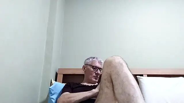 BIGUNCUTHARDCOCK online show from January 17, 2026, 2:44 pm