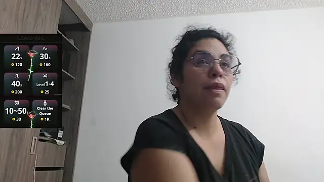 Snapshot of Anne_purple chatting on November 20, 2025, 3:45 pm Anne purple online show from November 20, 2025, 3:45 pm