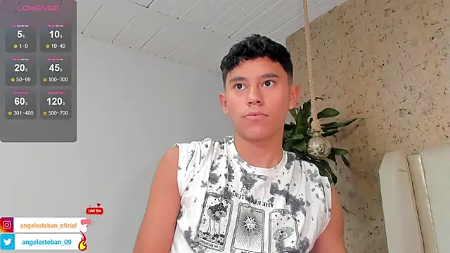 Snapshot of Angel_esteban_fx chatting on February 1, 2025, 4:24 am Angel esteban fx online show from February 1, 2025, 4:24 am