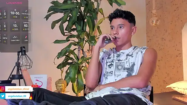 Snapshot of Angel_esteban_fx chatting on February 1, 2025, 10:37 am Angel esteban fx online show from February 1, 2025, 10:37 am