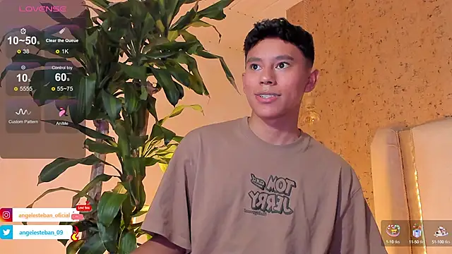 Snapshot of Angel_esteban_fx chatting on February 2, 2025, 4:15 am Angel esteban fx online show from February 2, 2025, 4:15 am