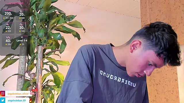 Snapshot of Angel_esteban_fx chatting on February 6, 2025, 7:35 am Angel esteban fx online show from February 6, 2025, 7:35 am