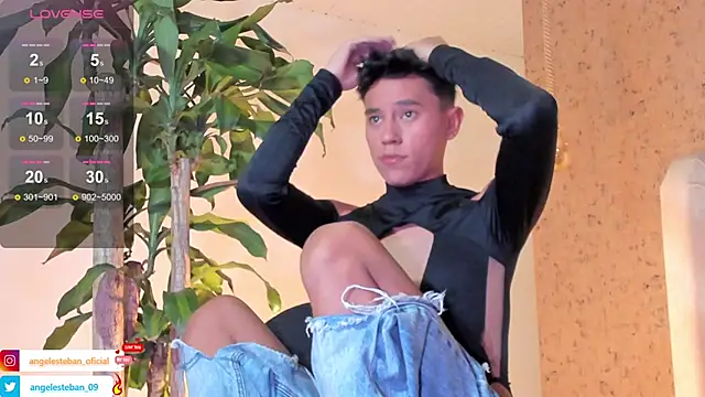 Snapshot of Angel_esteban_fx chatting on February 7, 2025, 3:45 am Angel esteban fx online show from February 7, 2025, 3:45 am