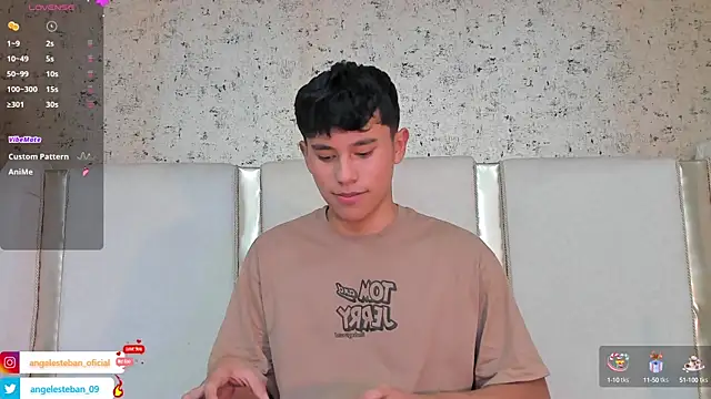 Snapshot of Angel_esteban_fx chatting on February 18, 2025, 3:53 am Angel esteban fx online show from February 18, 2025, 3:53 am