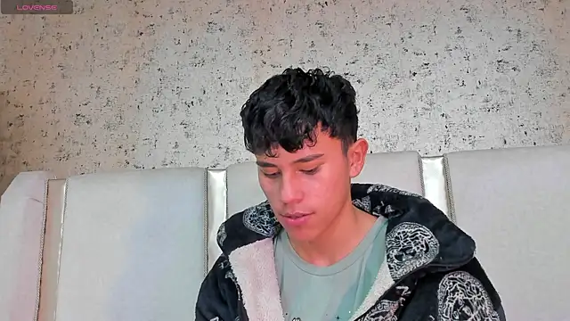 Snapshot of Angel_esteban_fx chatting on March 1, 2025, 10:34 am Angel esteban fx online show from March 1, 2025, 10:34 am