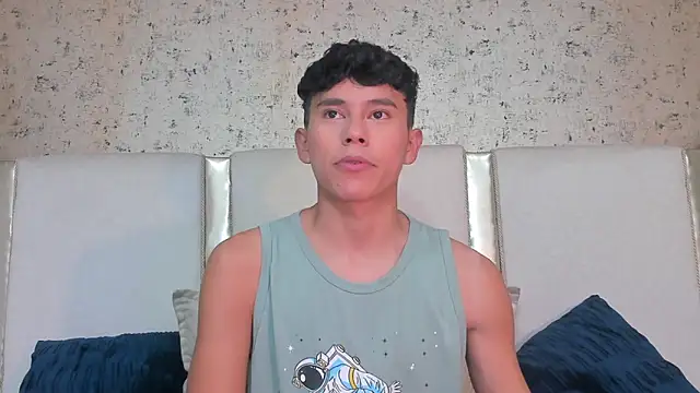 Snapshot of Angel_esteban_fx chatting on March 18, 2025, 3:42 am Angel esteban fx online show from March 18, 2025, 3:42 am