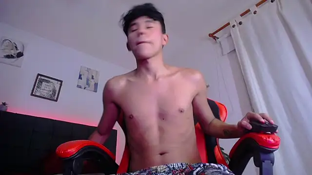 Snapshot of Angel_esteban_fx chatting on October 9, 2025, 3:48 am Angel esteban fx online show from October 9, 2025, 3:48 am