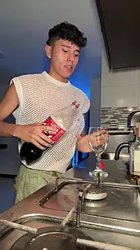 Snapshot of Angel_esteban_fx chatting on February 15, 2026, 2:41 am Angel esteban fx online show from February 15, 2026, 2:41 am