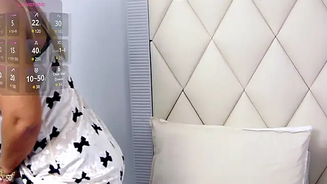 Snapshot of GinaBear chatting on March 15, 2025, 10:33 pm GinaBear online show from March 15, 2025, 10:33 pm