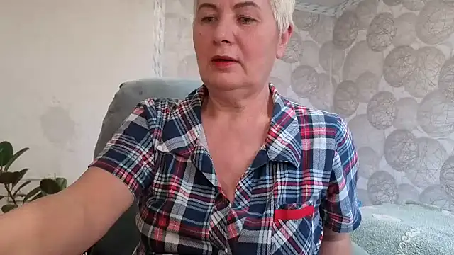 Snapshot of NicoleOlla chatting on November 10, 2025, 7:40 am NicoleOlla online show from November 10, 2025, 7:40 am