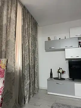  adelle online show from February 7, 2026, 12:20 pm