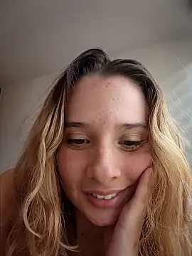 Sophy Bunny online show from February 26, 2026, 7:24 pm