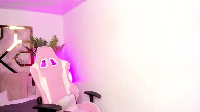 Snapshot of Anny_osorio chatting on February 5, 2025, 7:31 pm Anny osorio online show from February 5, 2025, 7:31 pm