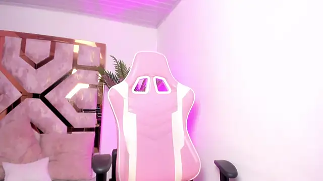 Snapshot of Anny_osorio chatting on February 11, 2025, 8:31 pm Anny osorio online show from February 11, 2025, 8:31 pm