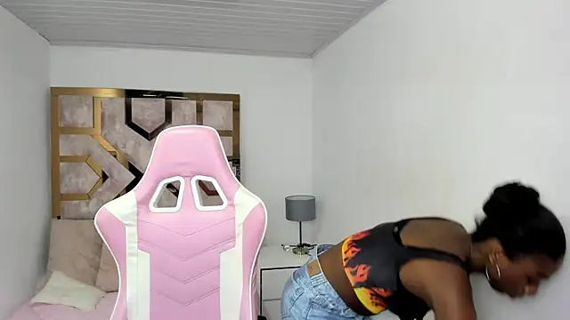 Snapshot of Anny_osorio chatting on March 14, 2025, 7:23 pm Anny osorio online show from March 14, 2025, 7:23 pm