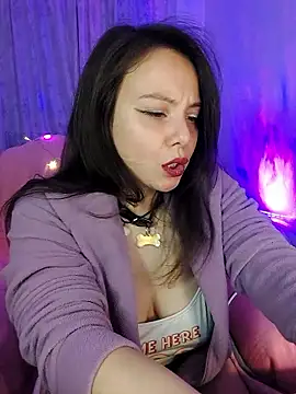 Snapshot of Kimiechanuwu chatting on January 16, 2026, 6:01 pm Kimiechanuwu online show from January 16, 2026, 6:01 pm