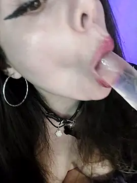 Snapshot of Kimiechanuwu chatting on February 7, 2026, 3:38 pm Kimiechanuwu online show from February 7, 2026, 3:38 pm