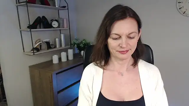 VivianWILD online show from February 14, 2025, 5:14 pm